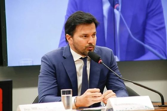 Fábio Faria marcou encontros entre Vorcaro e Moraes